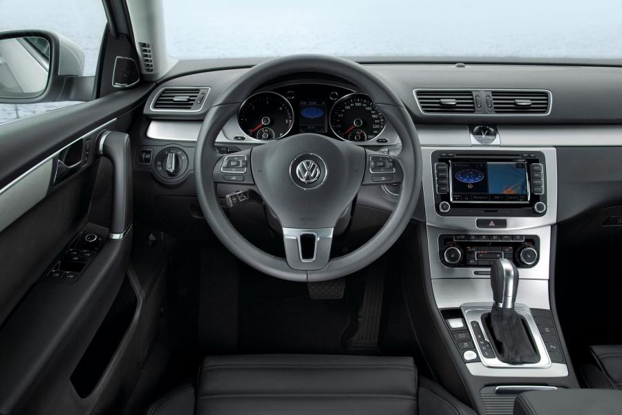  Volkswagen Passat 2010 года  (фото 36 из 37)